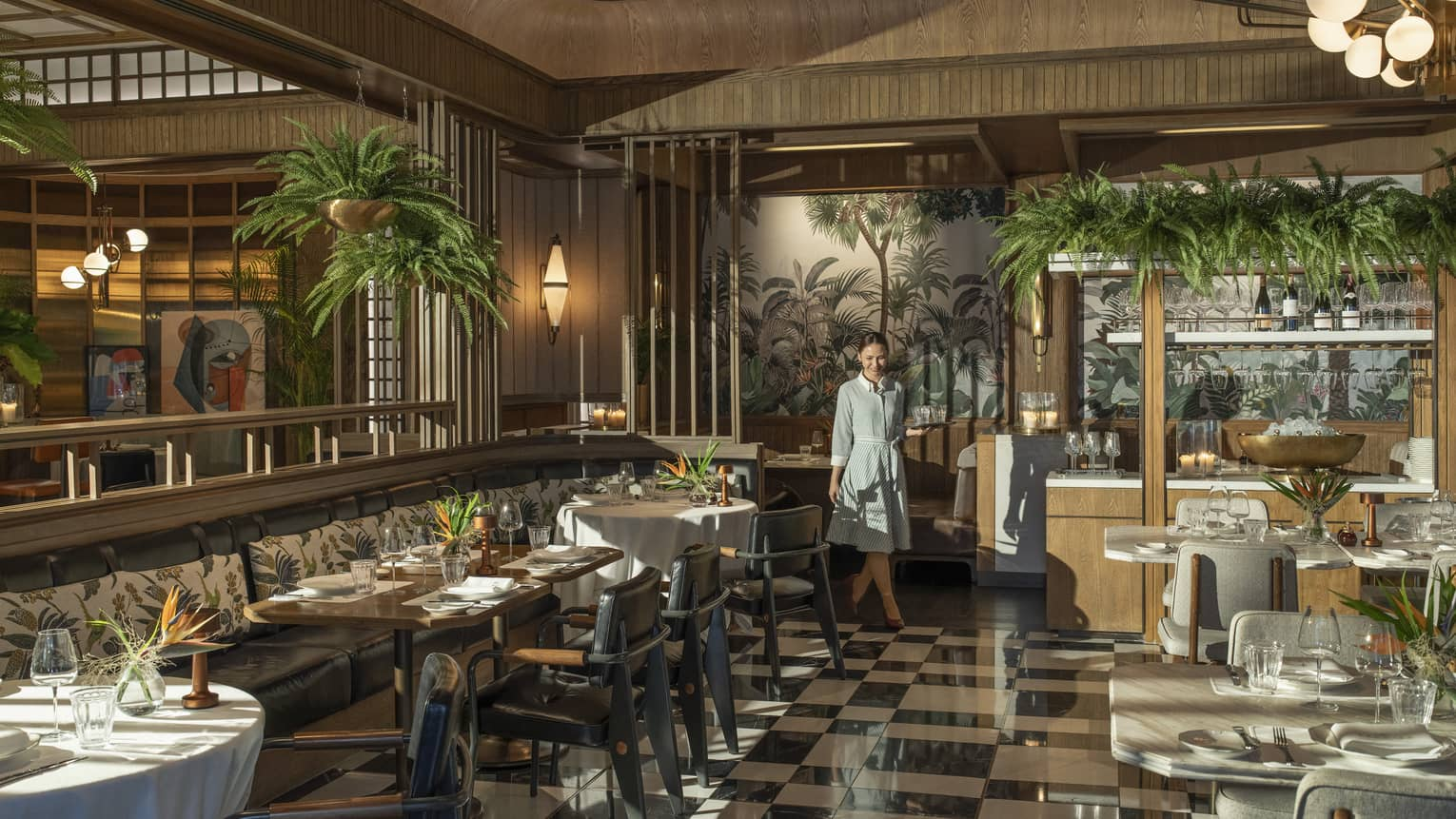 Four Seasons Hotel Bangkok at Chao Phraya Rivera — interior 3