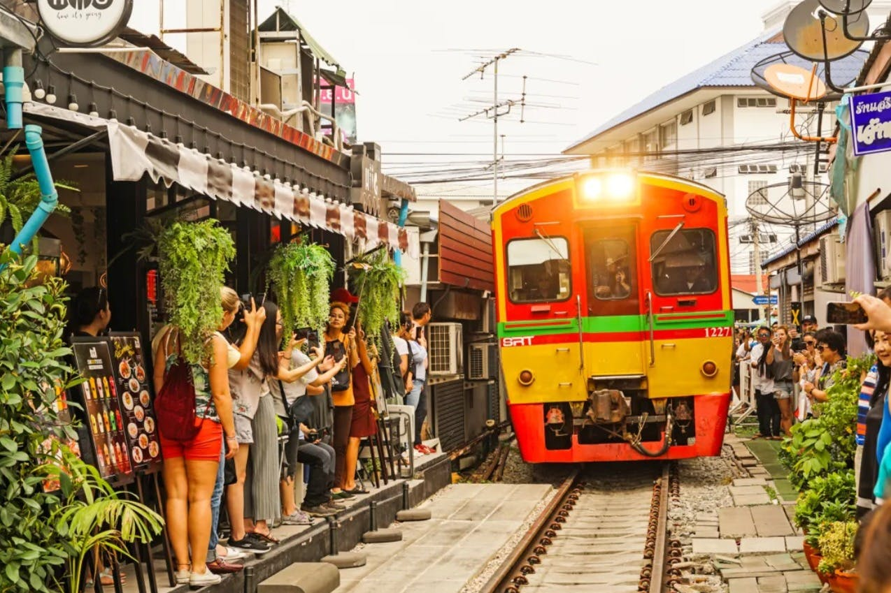Markets in Motion: A Colourful Bangkok Adventure 1
